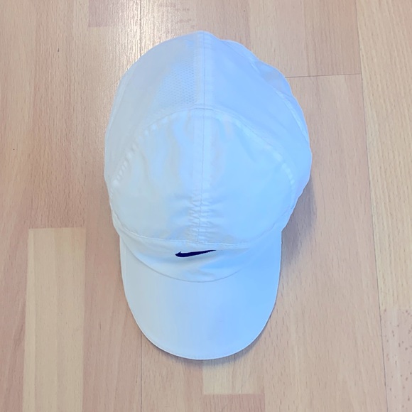 Nike fit dry adjustable cap, women.